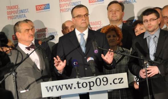 TOP09: Komunisty je třeba rozpustit