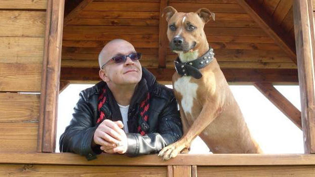 John: Poslanec Škárka je nezvěstný