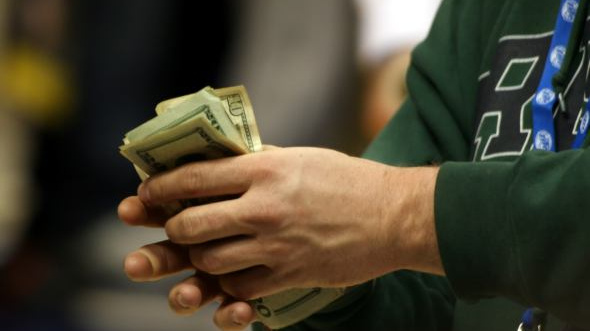 V boji s korupcí chybí vůle, nebo zbraně?