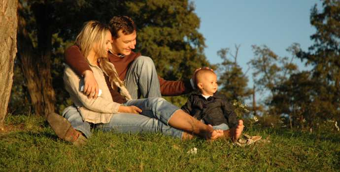 Víc než polovina rodin žije bez dluhů, lidé jsou zodpovědnější