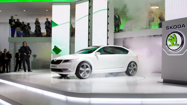 Škodovka vylepšuje modely 2012, některé dostanou LED světla
