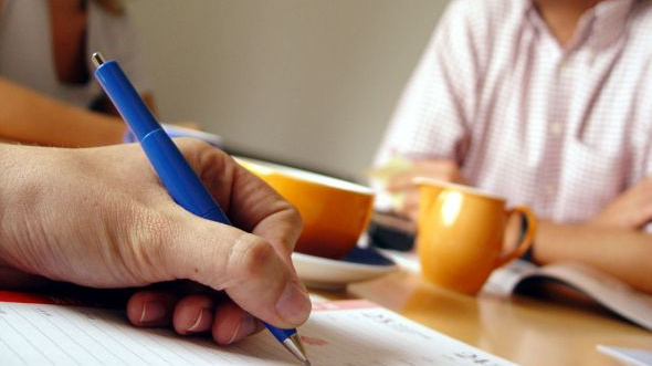 Nevýhodná smlouva na dodávky energií půjde vypovědět snadněji