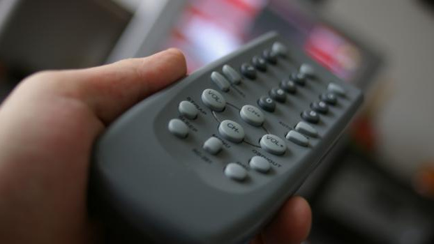 Reklamy v České televizi se nezbavíme, stejně tak koncesionářských poplatků