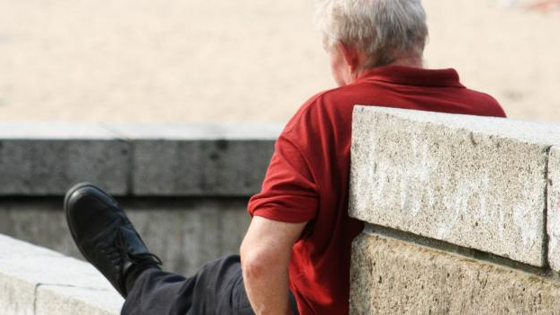 Penzisté dají za tržní nájem až 60 procent důchodu, na vlastní byt nenašetří