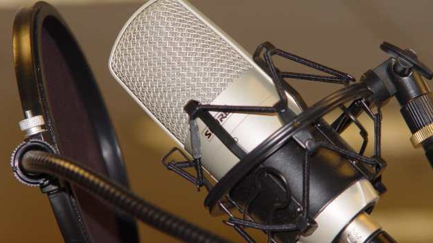 Důchodce provozuje soukromé radio, jeho zprávy poslouchají lídé z 20 obcí