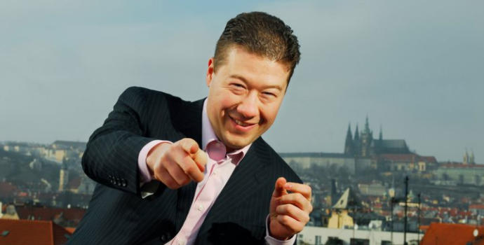 Tomio Okamura: Proč v ČEZku auta nejezdí na slunce?