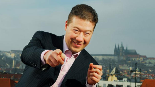 Tomio Okamura: Proč v ČEZku auta nejezdí na slunce?