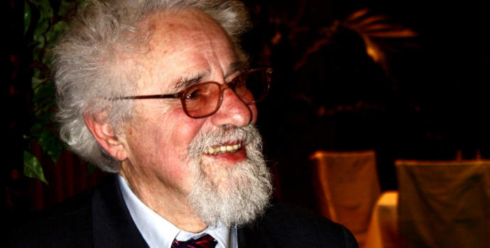 Starý člověk nemá být žádný dement, jehož revírem je Kaufland, říká Valtr Komárek