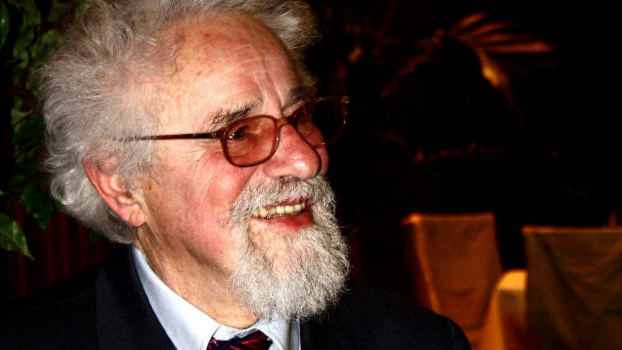 Starý člověk nemá být žádný dement, jehož revírem je Kaufland, říká Valtr Komárek