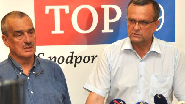 Kalouskovy škrty potrvají další tři roky