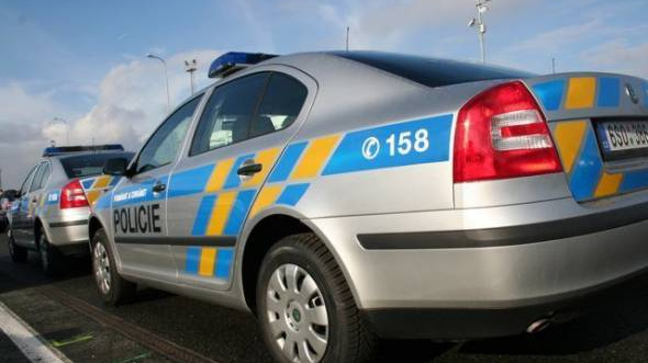 U dopravní nehody si na příjezd policie počkáte i půl dne, nejsou peníze