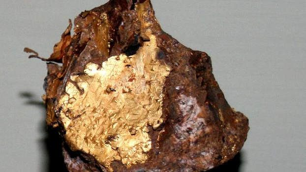 Venezuela znárodní firmy, které těží a zpracovávají zlato