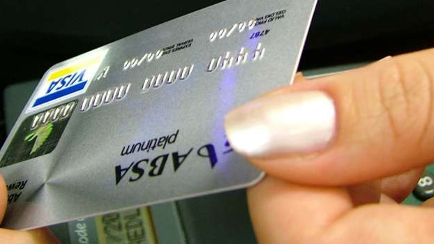 Ministerstvo práce: Pro výběr důchodů nebudete potřebovat žádné speciální bankomaty