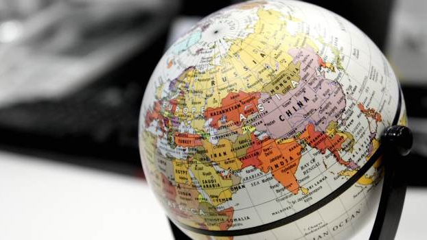 Fitch: Zadlužené země eurozóny by si měly vzít příklad z pobaltských států