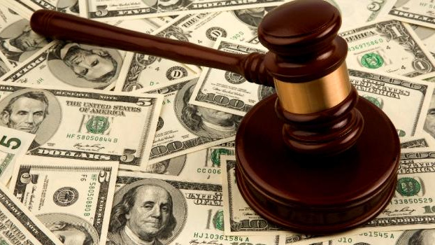 Americké úřady žalují 17 velkých bank kvůli hypotékám