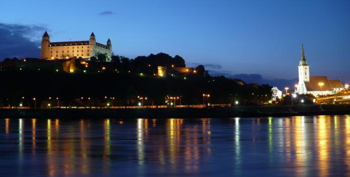 Slovenská ekonomika zpomalila, ve druhém čtvrtletí rostla o 3,3 procenta