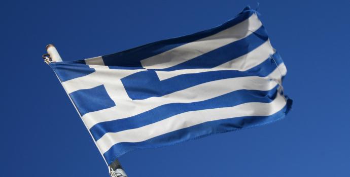 Má Řecko víc šetřit a ubírat lidem výhody, nebo riskovat bankrot?