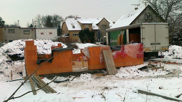 Stavební spoření klesá na lukrativitě, komu se přes to vyplatí?