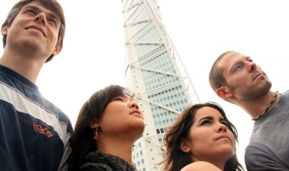 Nový trend: Děti bydlí s rodiči až do třiceti let, i tam však musí platit