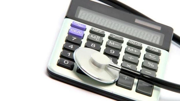 České nemocnice dokázaly za půlrok vydělat půl miliardy korun