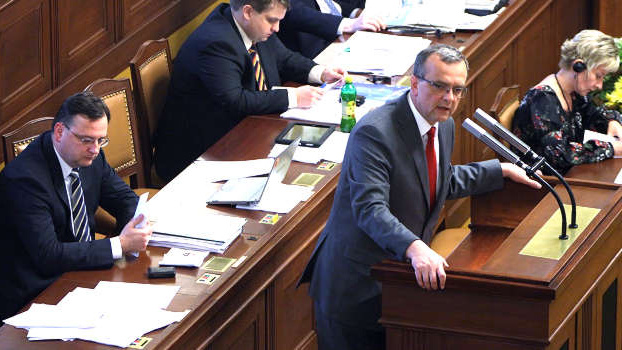 Manažeři radí Kalouskovi: Ušetřete na důchodech a zvyšte daně bohatým