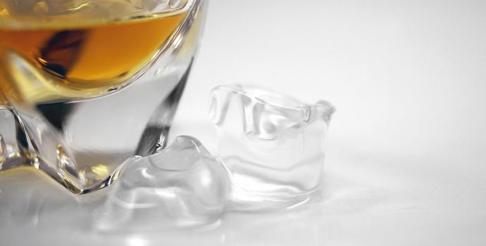 Lidé v práci více pijí alkohol, dostávají proto častěji výpověď