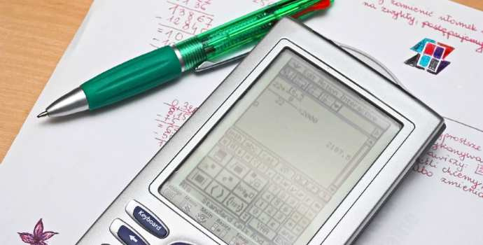 Banky rýžují desítky milionů na posílání papírových výpisů z účtu