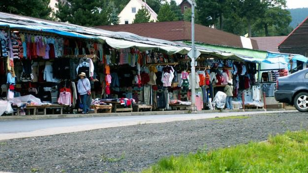 Státu uniklo asijské zboží za 445 miliard