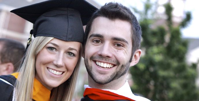 Dvě třetiny studentů podnikají, nebo si přivydělávají