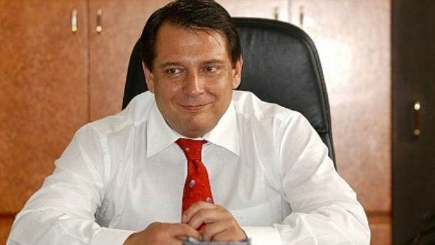 Paroubek má jednu z nejdražších kampaní, kdo to platí?
