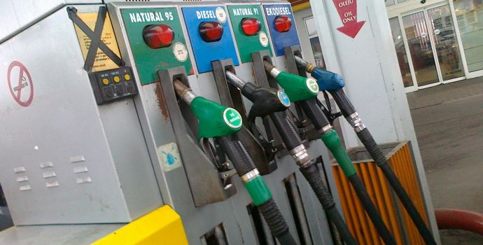 Velcí distributoři paliv chystali daňový únik za desítky milionů korun