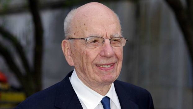 Rupert Murdoch odstoupil z vedení několika britských novin