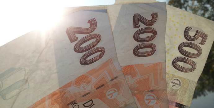 Lidé i firmy letos v létě méně bankrotují