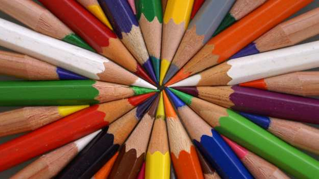 Ministerstvo školství zrušilo prvnáčkům příspěvek na pomůcky