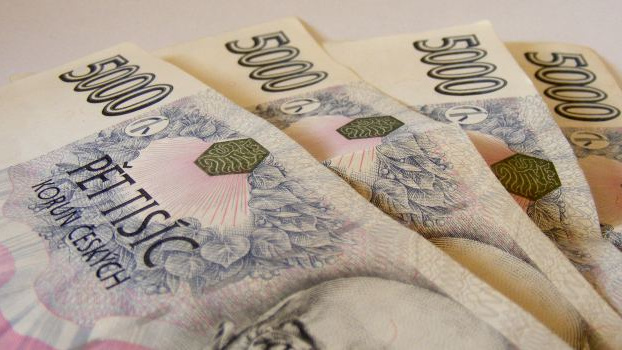 Stát musí přidat na důchody 12 miliard korun