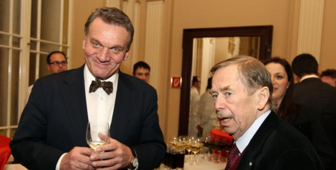 Primátor Svoboda za rok splatil přes tři miliony, tají kde na to vzal 