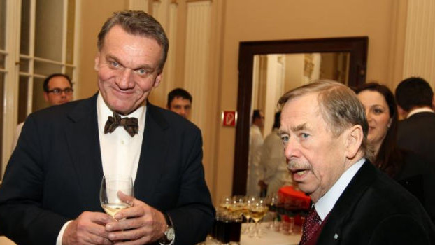 Primátor Svoboda za rok splatil přes tři miliony, tají kde na to vzal 