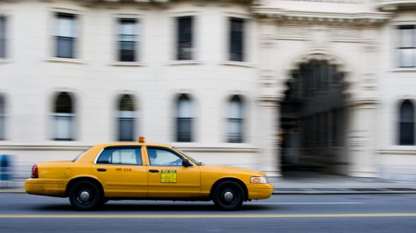 Taxikáři i příležitostní dopravci budou mít nové povinnosti