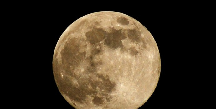 Slevové portály prodávají i pozemky na měsíci, nekupujte je!