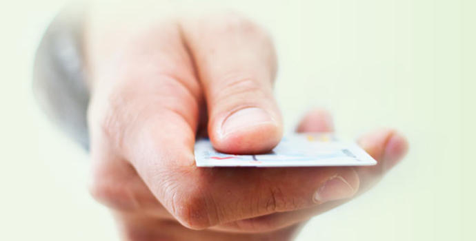 Uživatelé sKaret si budou moci nechávat donést peníze domů