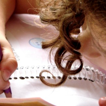 Firmy, organizace, i školy mohou žádat o dotace na hlídání dětí 