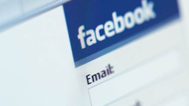 Facebookem se šíří nebezpečný virus. Antivirové programy jsou bezradné