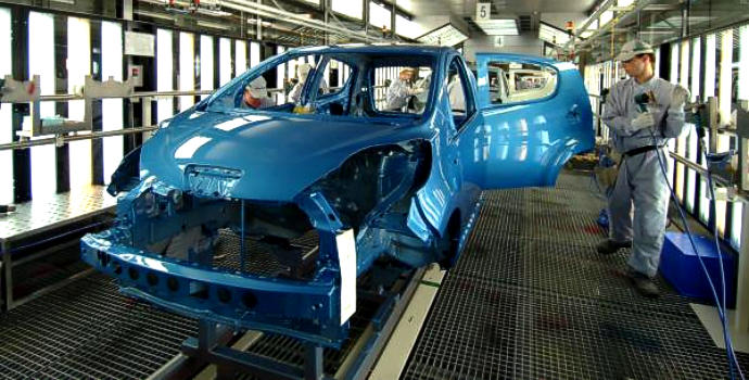 Český průmysl vloni klesl o 1,2 procenta, mzdy zaměstnanců v odvětví však rostly