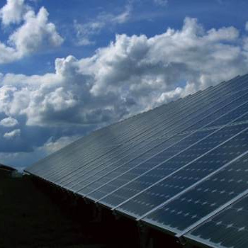 Bývalý poslanec vydělal na solární energii miliardy korun