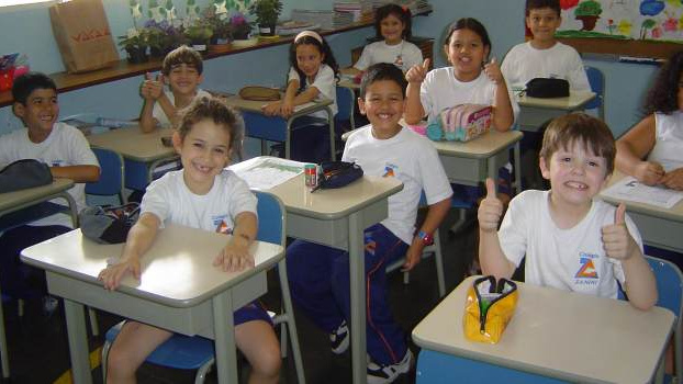 Revoluce v základních školách? Pozdější vstávání a žádné známky!