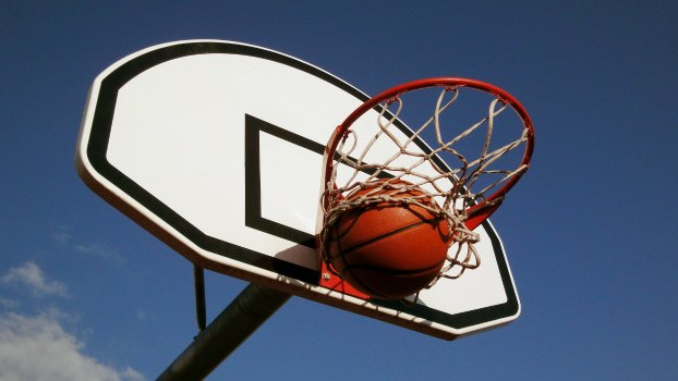 Daň z drog, oken, nebo za koš v basketbalu, i to je realia