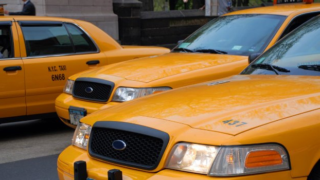 Taxikáři a autoškoly zaplatí za povinné ručení až dvacetinásobek