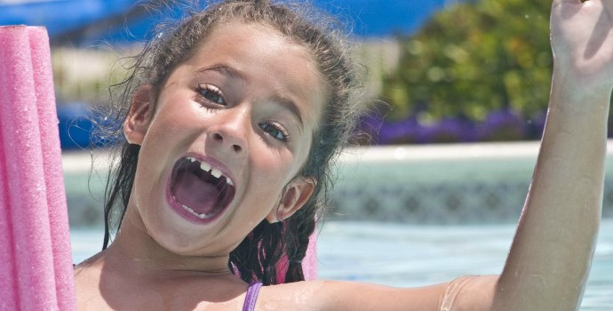 Na dítě získáte maximálně 700 korun měsíčně