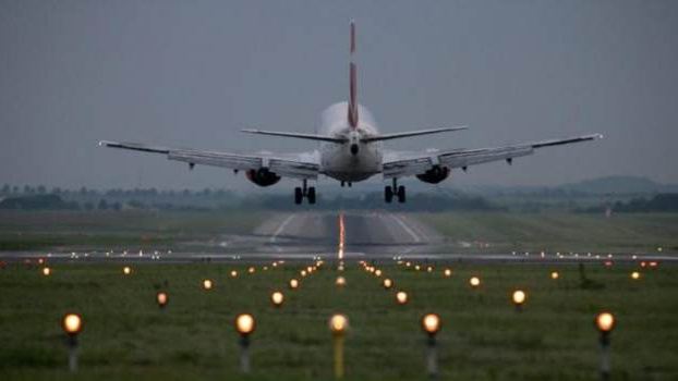 Letecké společnosti mají poplatky za platbu kartou a neprůhledné platební podmínky