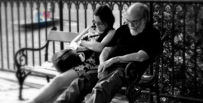 Lidé skutečně hloupnou tvrdí studie